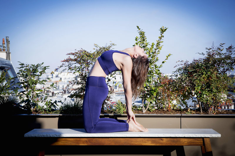 Une tenue de yoga pour pratiquer en plein air - Lili Barbery